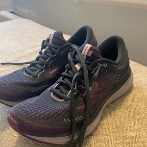 Women’s glycerin 19- size 12